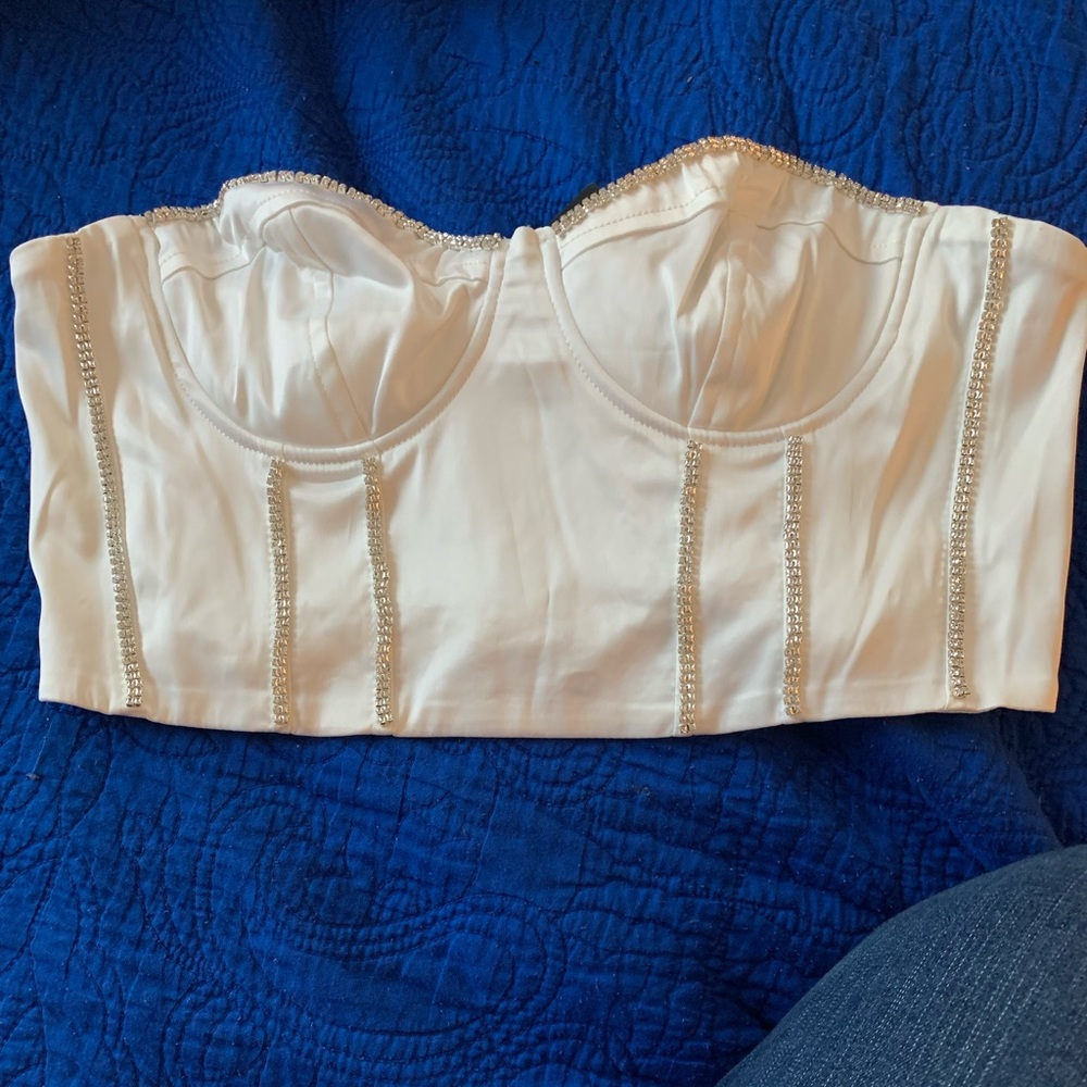 NWT white Bustier Top. Large. Too big for me